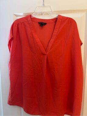 Banana Republic Coral V-Neck Women's Blouse